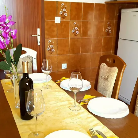 Apartmani Bezma Bol Exterior photo